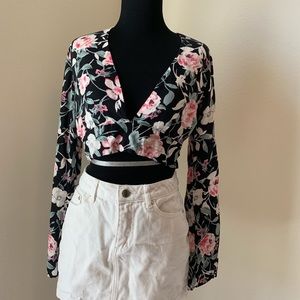 Low cut long sleeve crop top